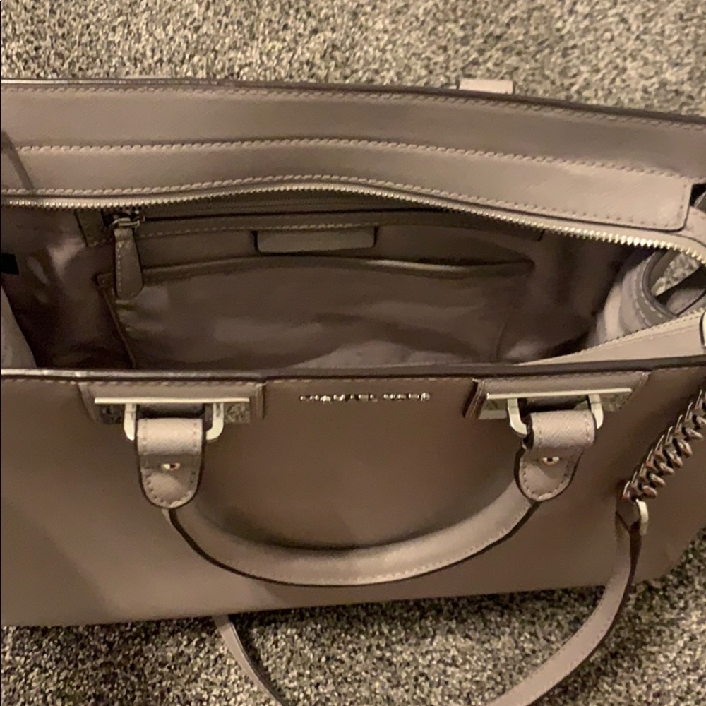 Michael Kors Medium Purse - Picture 4 of 5
